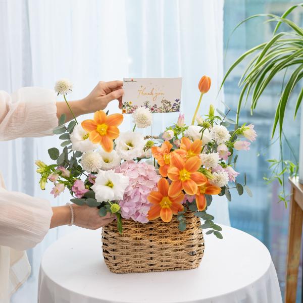 Giỏ Hoa Yêu Thương Rực Rỡ 621