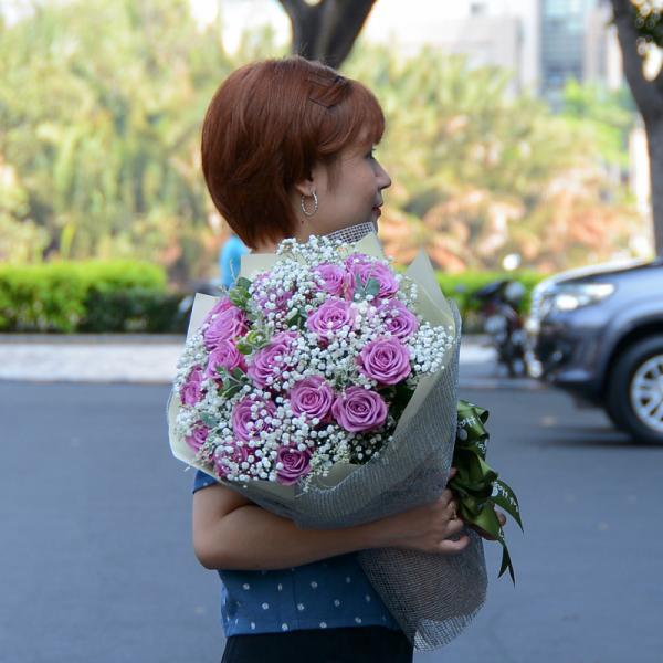 Bó Hoa Yêu Thương Đậm Sâu 205