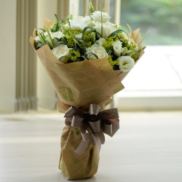 Bó Hoa Yêu Thương Đậm Sâu 016