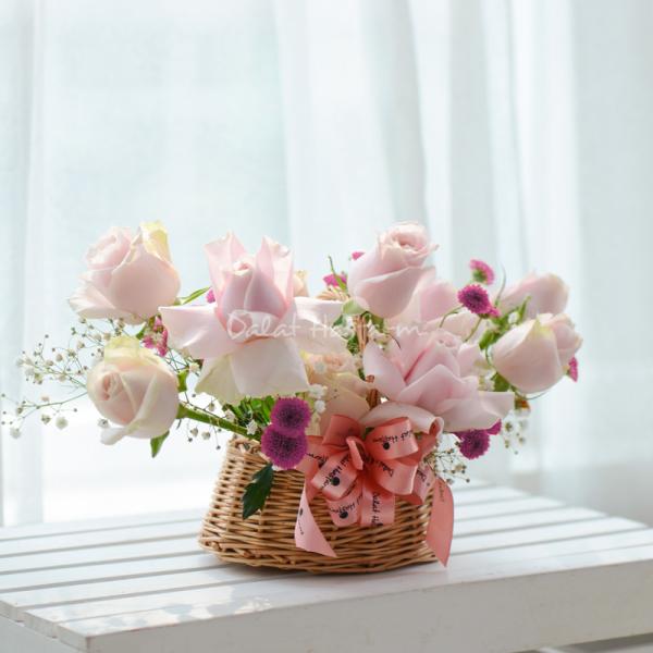 Giỏ Hoa Dịu Ngọt Yêu Thương 184
