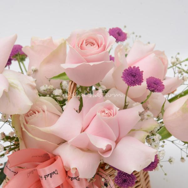 Giỏ Hoa Dịu Ngọt Yêu Thương 184