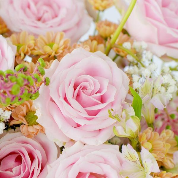 Giỏ Hoa Dịu Ngọt Yêu Thương 034