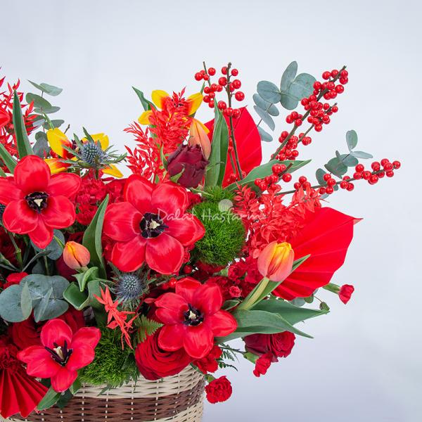 Giỏ Hoa Yêu Thương Rực Rỡ 557