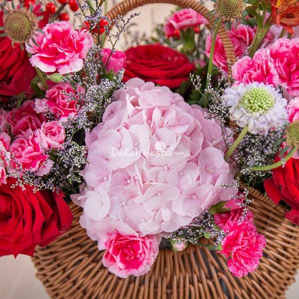 Giỏ Hoa Yêu Thương Rực Rỡ 546