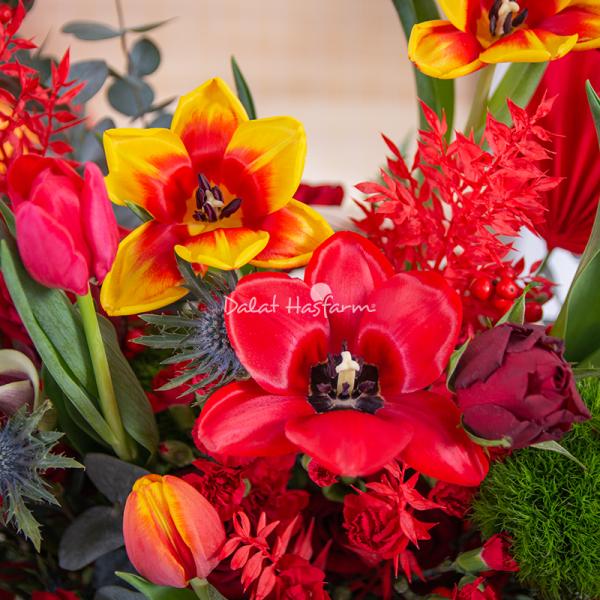 Giỏ Hoa Yêu Thương Rực Rỡ 557