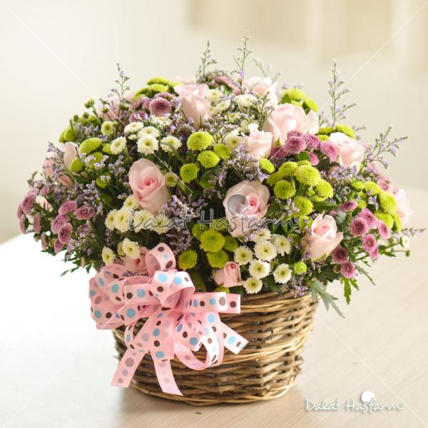 Giỏ Hoa Dịu Ngọt Yêu Thương 061