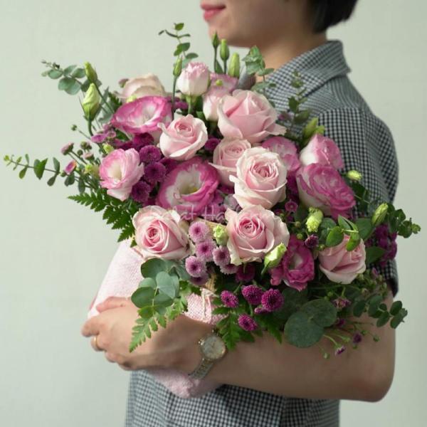 Giỏ Hoa Dịu Ngọt Yêu Thương 137
