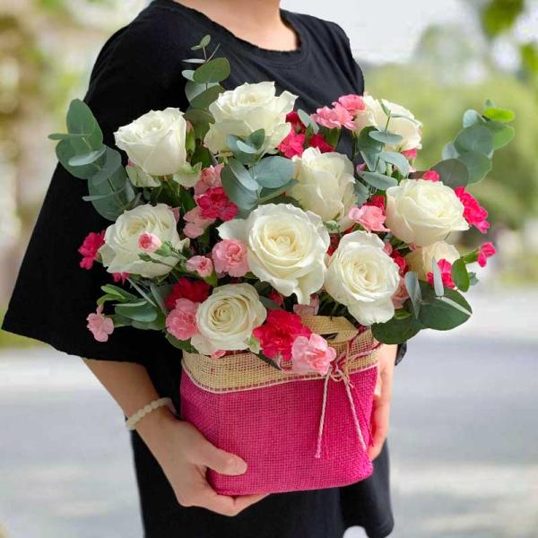 Giỏ Hoa Yêu Thương Đậm Sâu 077